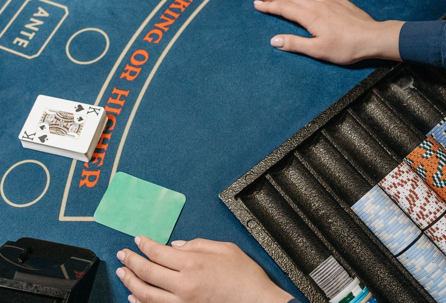 Online Casino: Spielautomaten und Live-Spiele im Überblick