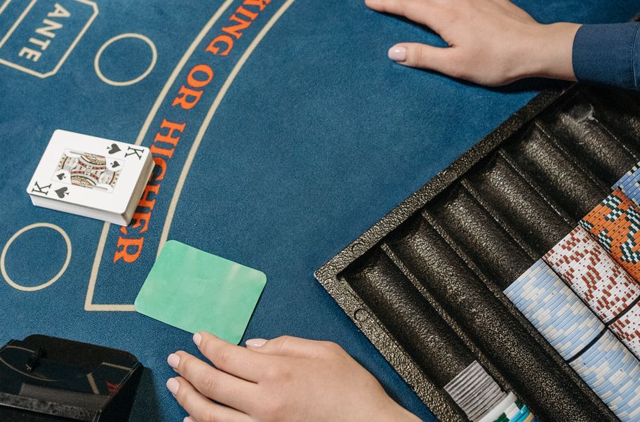 Online Casino: Spielautomaten und Live-Spiele im Überblick