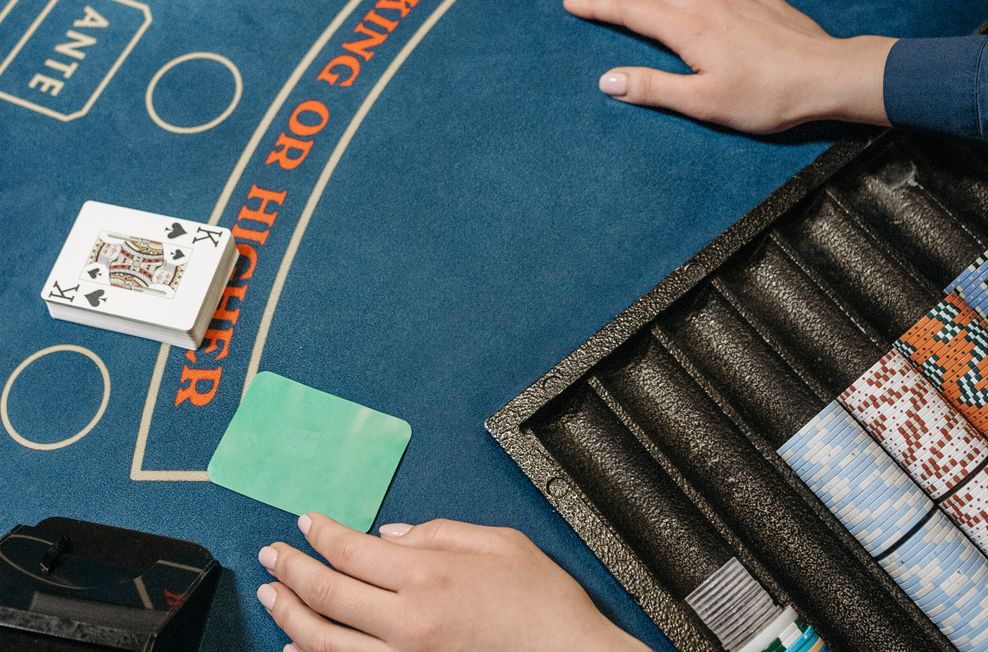 Online Casino: Spielautomaten und Live-Spiele im Überblick