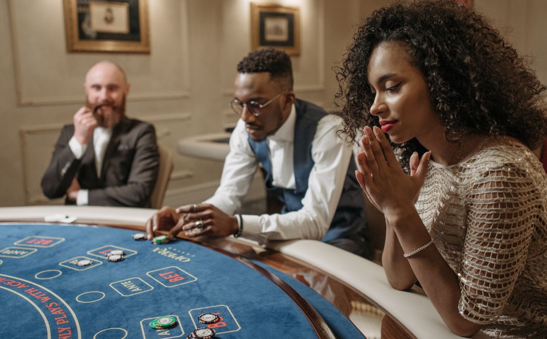 Online Casino: Spielautomaten und Live-Spiele im Überblick