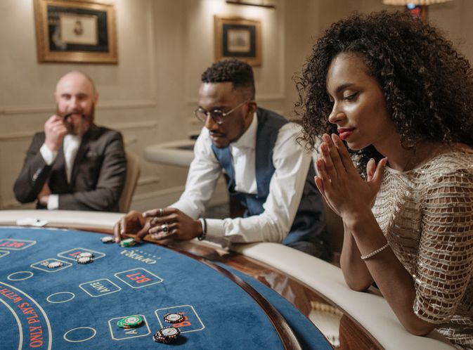 Online Casino: Spielautomaten und Live-Spiele im Überblick