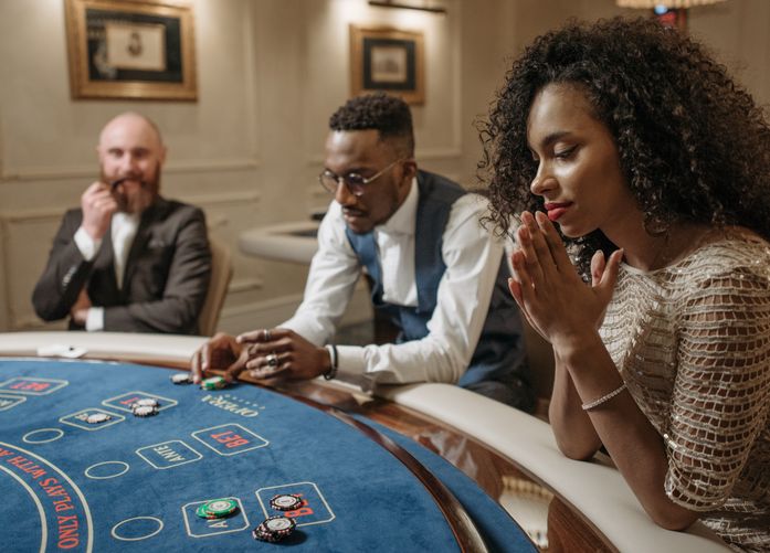 Online Casino: Spielautomaten und Live-Spiele im Überblick