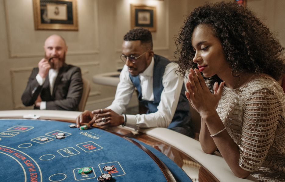 Online Casino: Spielautomaten und Live-Spiele im Überblick