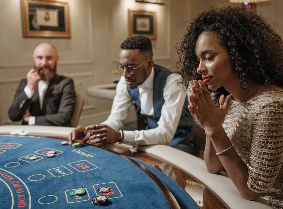 Online Casino: Spielautomaten und Live-Spiele im Überblick