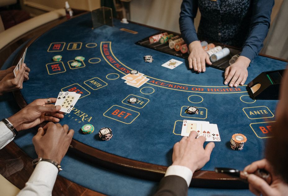 Online Casino: Spielautomaten und Live-Spiele im Überblick