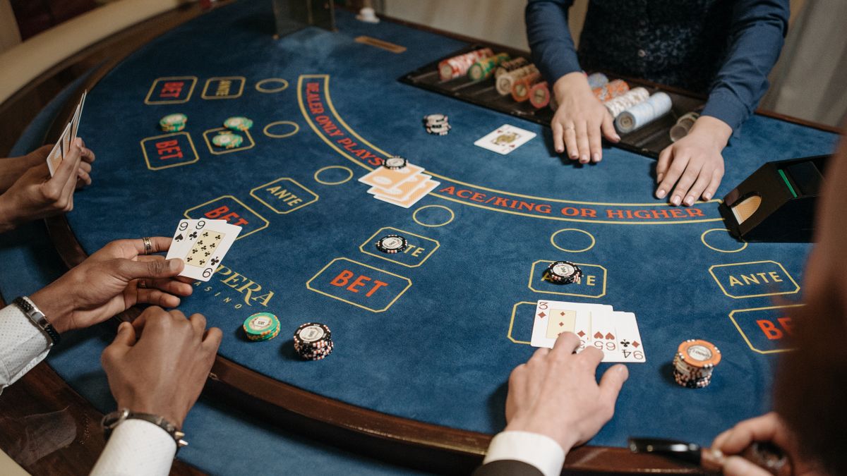 Covering commercial pressures in sports media: hippozino casino example 2 hippozino