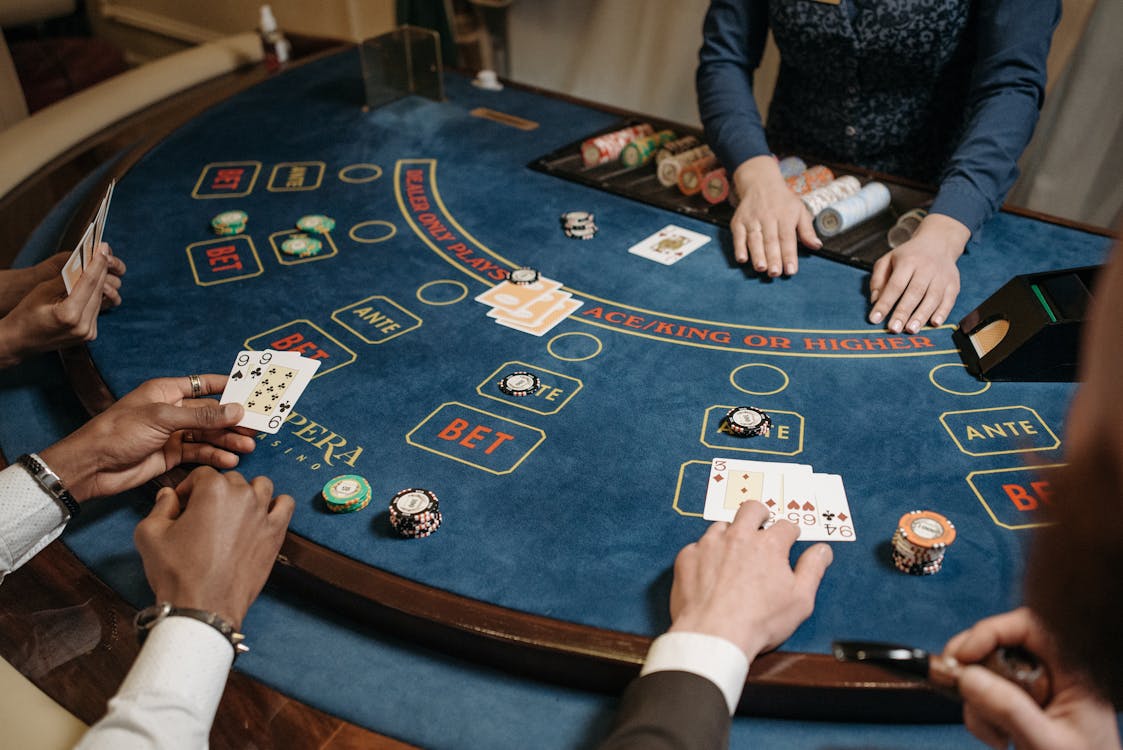 Navigating the Pitfalls: Mistakes to Avoid When Gambling