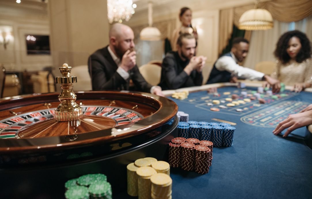 Online Casino: Spielautomaten und Live-Spiele im Überblick