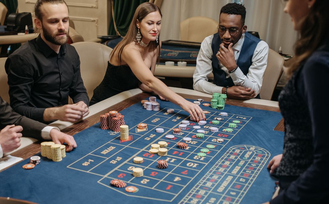 Online Casino: Spielautomaten und Live-Spiele im Überblick