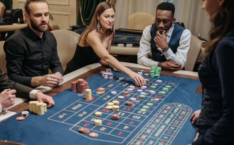 Online Casino: Spielautomaten und Live-Spiele im Überblick