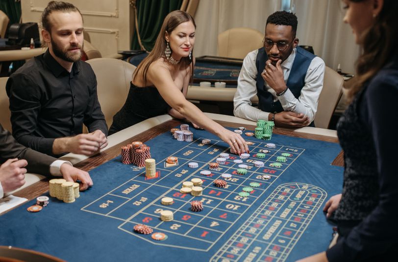 Online Casino: Spielautomaten und Live-Spiele im Überblick