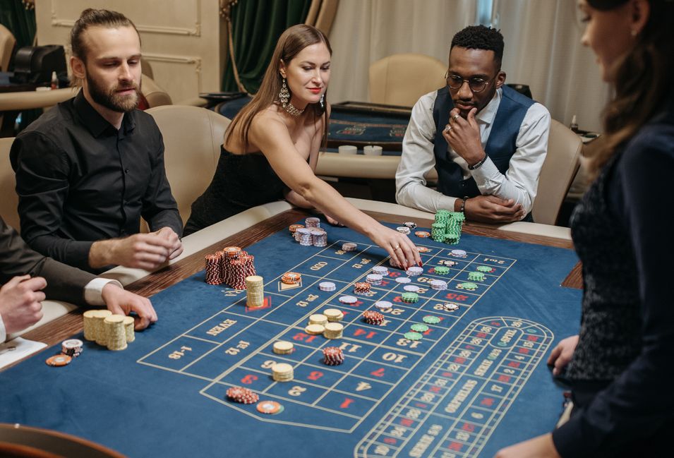 Online Casino: Spielautomaten und Live-Spiele im Überblick