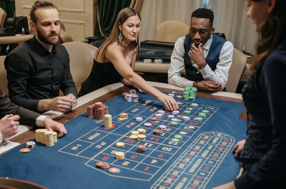 Online Casino: Spielautomaten und Live-Spiele im Überblick
