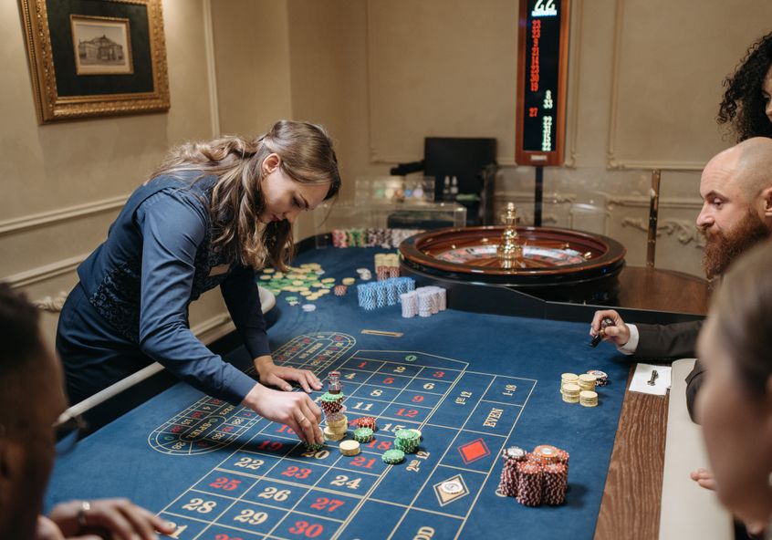 Online Casino: Spielautomaten und Live-Spiele im Überblick