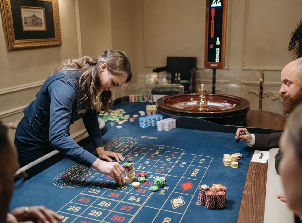 Online Casino: Spielautomaten und Live-Spiele im Überblick