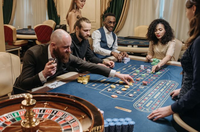 Online Casino: Spielautomaten und Live-Spiele im Überblick