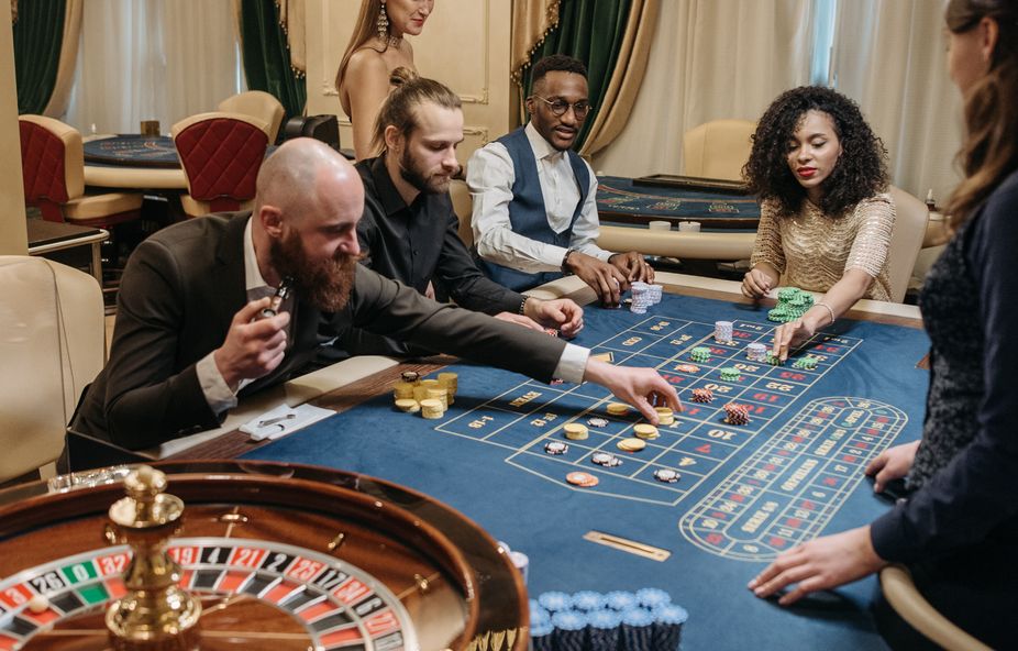 Online Casino: Spielautomaten und Live-Spiele im Überblick