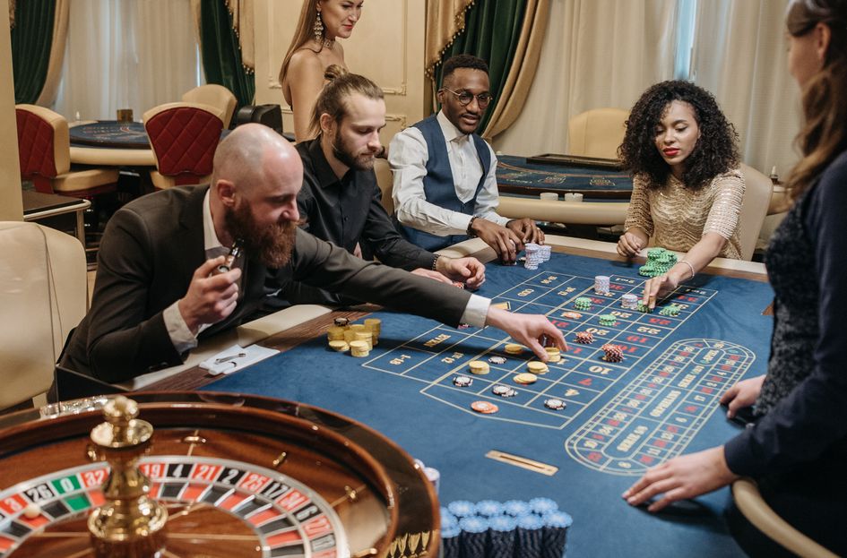 Online Casino: Spielautomaten und Live-Spiele im Überblick