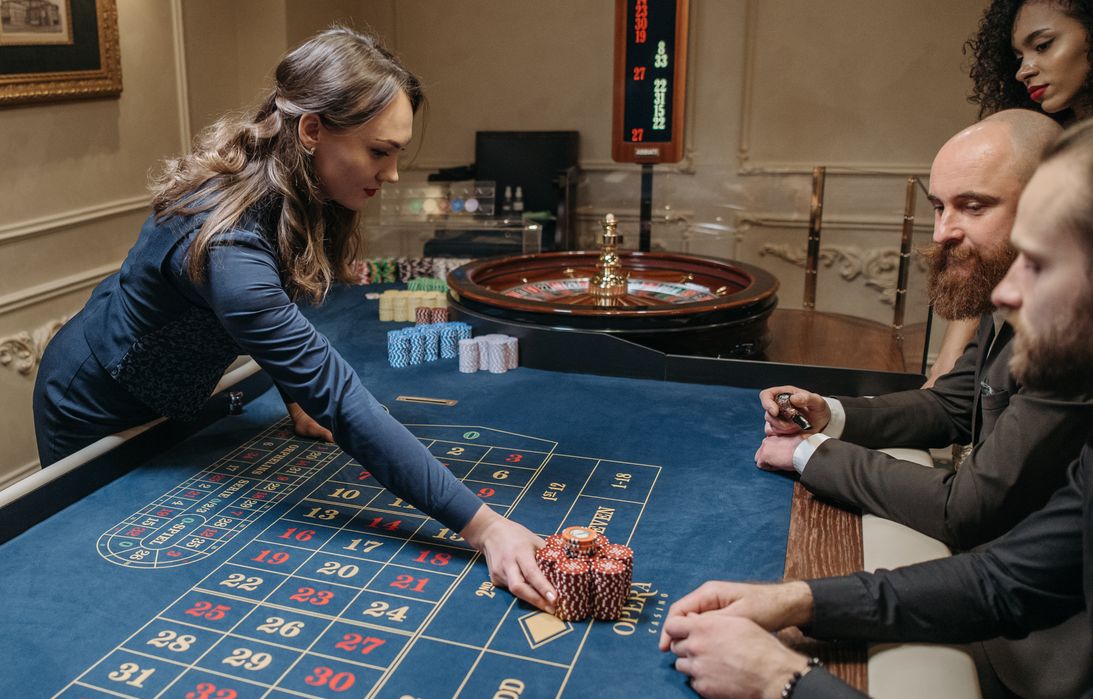 Online Casino Glücksspiel in Deutschland mit Spielautomaten und Tischspielen