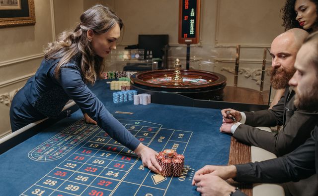 Online Casino: Spielautomaten und Live-Spiele im Überblick