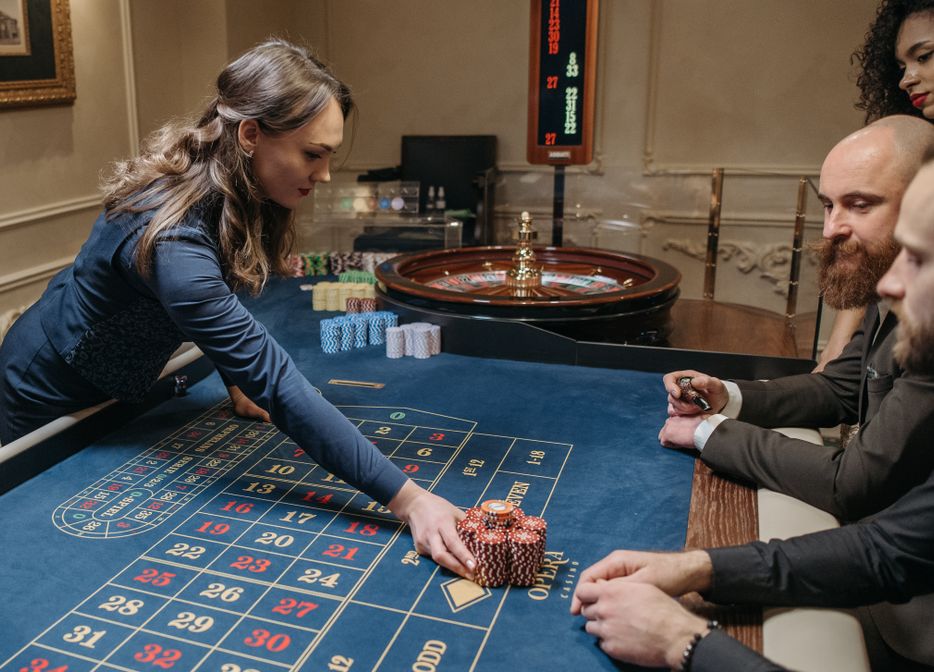 Online Casino: Spielautomaten und Live-Spiele im Überblick