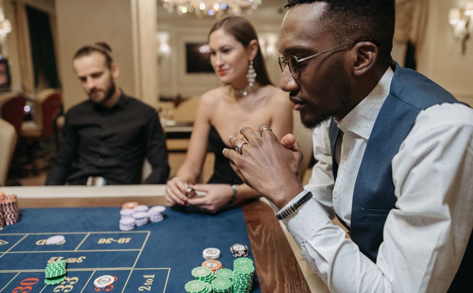 Online Casino: Spielautomaten und Live-Spiele im Überblick