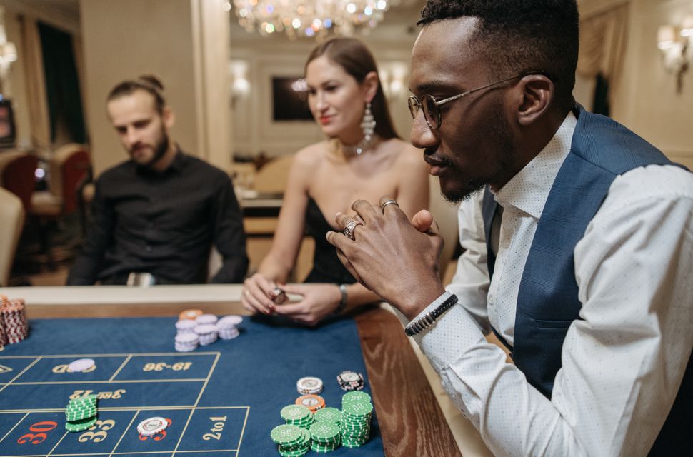 Online Casino: Spielautomaten und Live-Spiele im Überblick