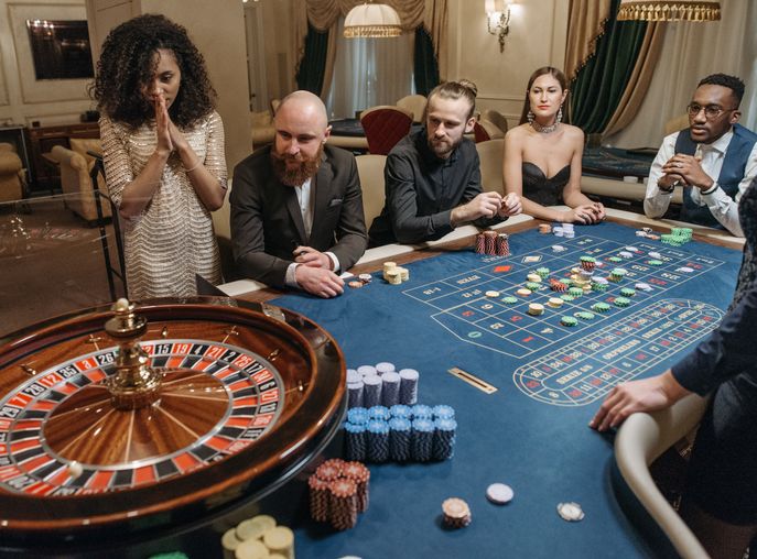 Online Casino: Spielautomaten und Live-Spiele im Überblick