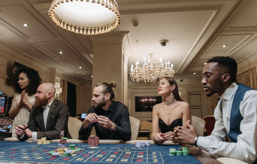 Online Casino: Spielautomaten und Live-Spiele im Überblick