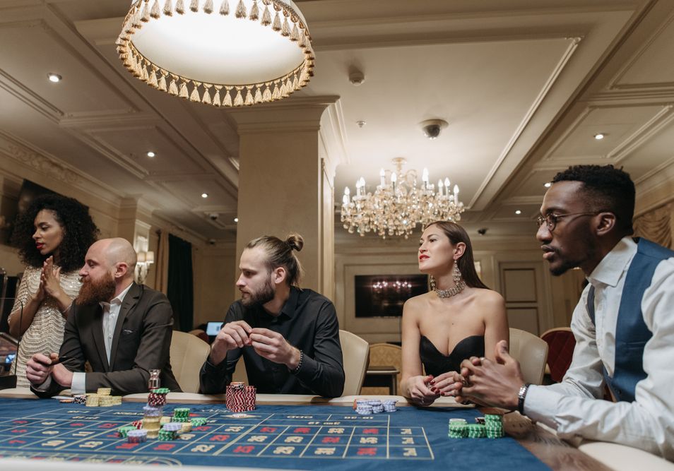 Online Casino: Spielautomaten und Live-Spiele im Überblick