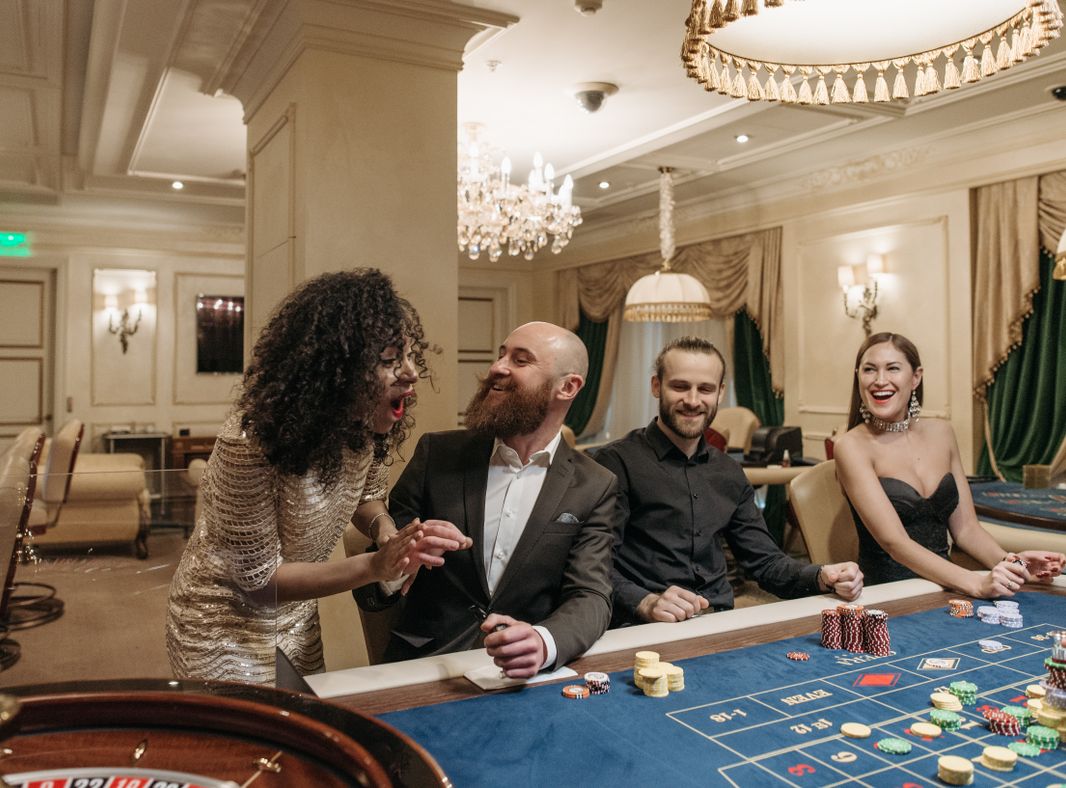 Online Casino: Spielautomaten und Live-Spiele im Überblick