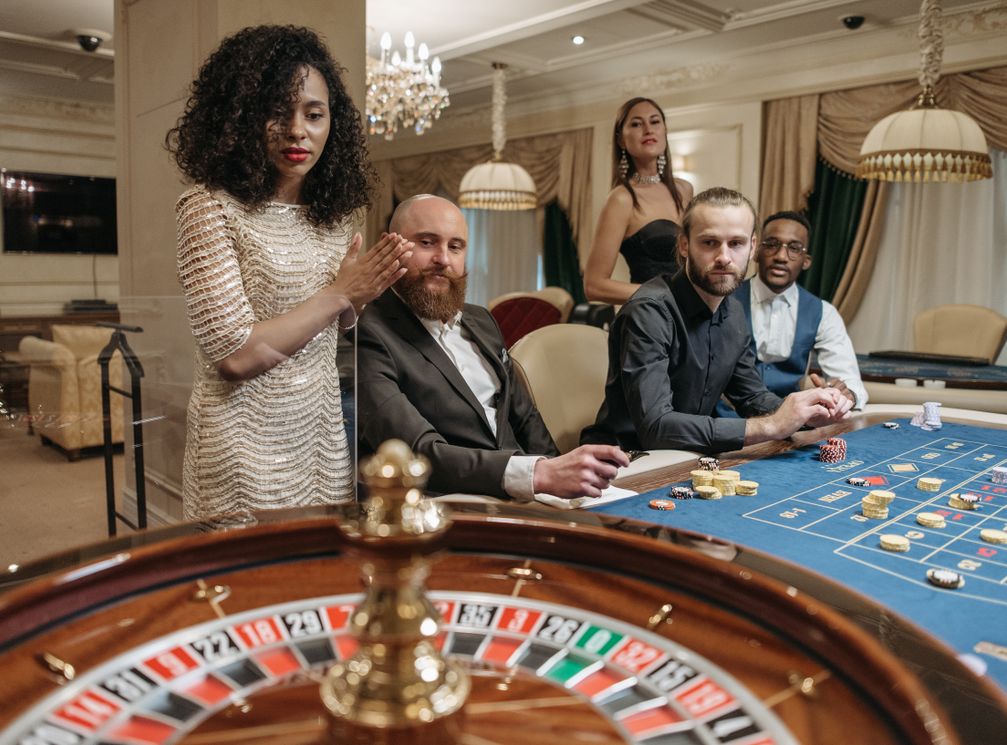 Online Casino: Spielautomaten und Live-Spiele im Überblick