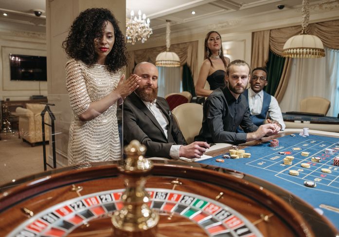 Online Casino: Spielautomaten und Live-Spiele im Überblick