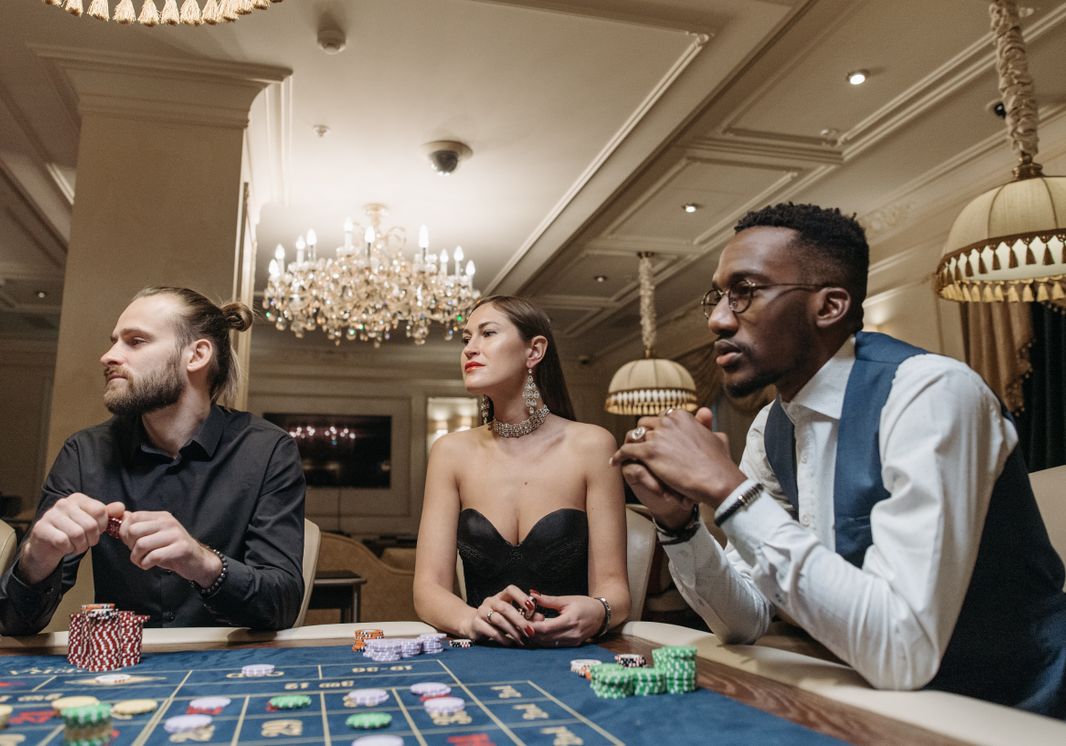 Online Casino: Spielautomaten und Live-Spiele im Überblick