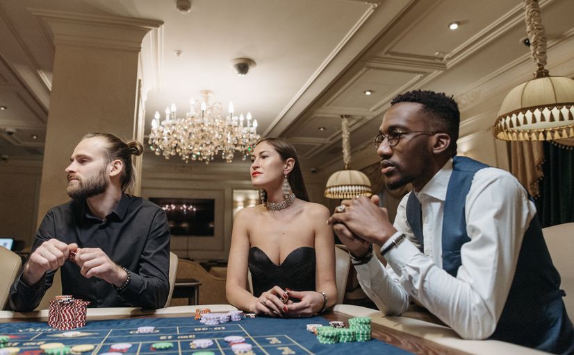 Online Casino: Spielautomaten und Live-Spiele im Überblick