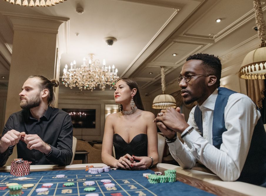 Online Casino: Spielautomaten und Live-Spiele im Überblick