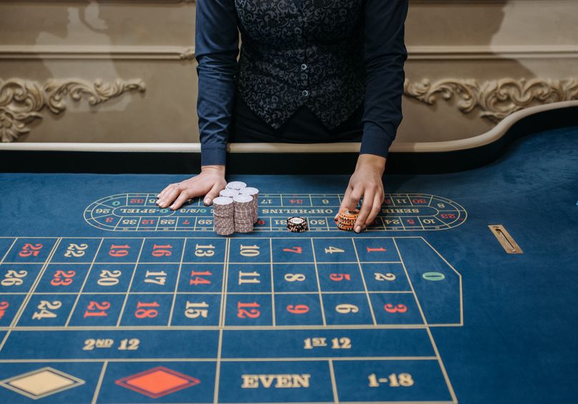 Online Casino: Spielautomaten und Live-Spiele im Überblick