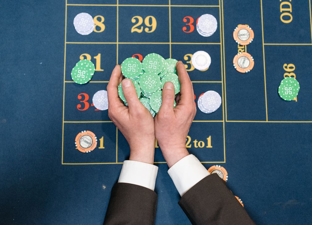 Online Casino: Spielautomaten und Live-Spiele im Überblick