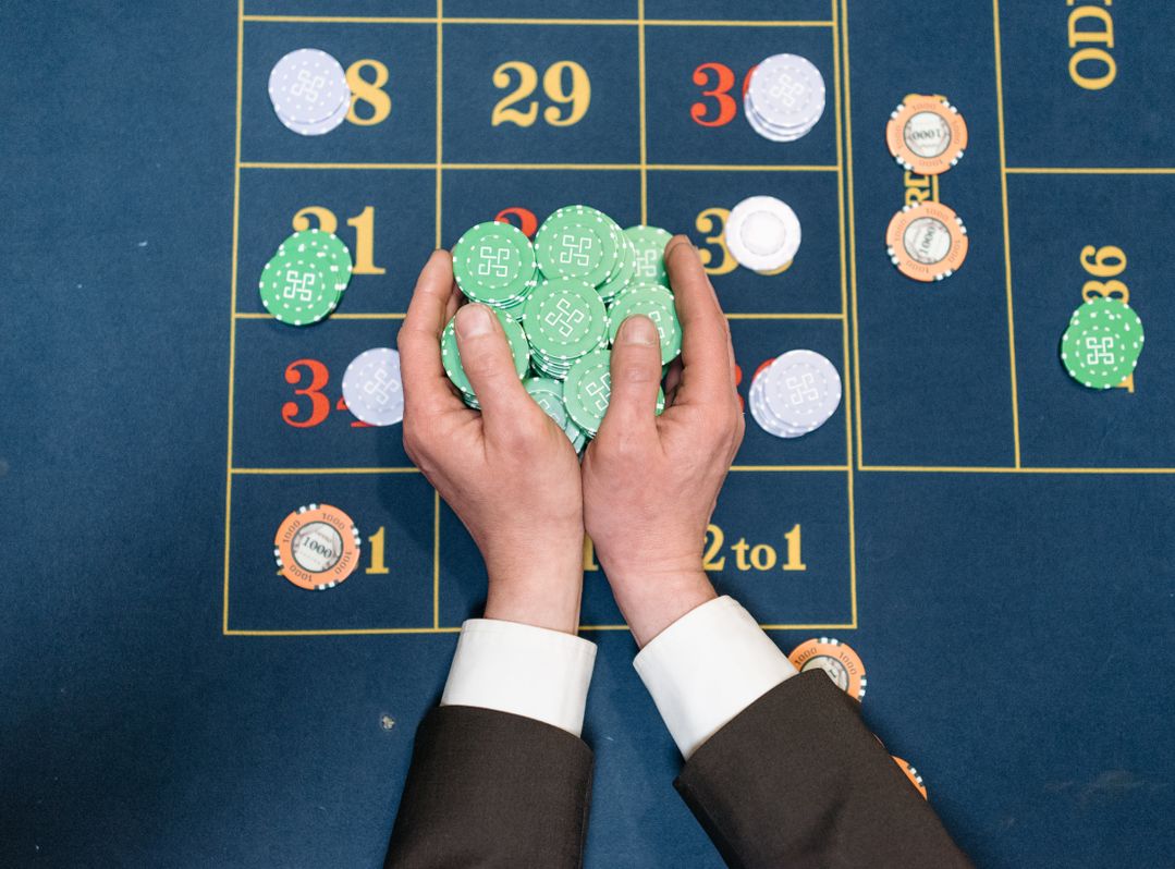 Online Casino: Spielautomaten und Live-Spiele im Überblick