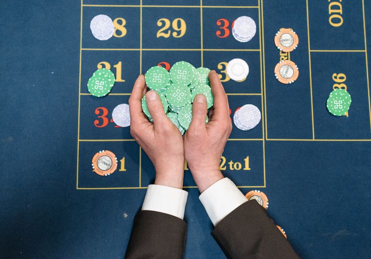 Online Casino: Spielautomaten und Live-Spiele im Überblick