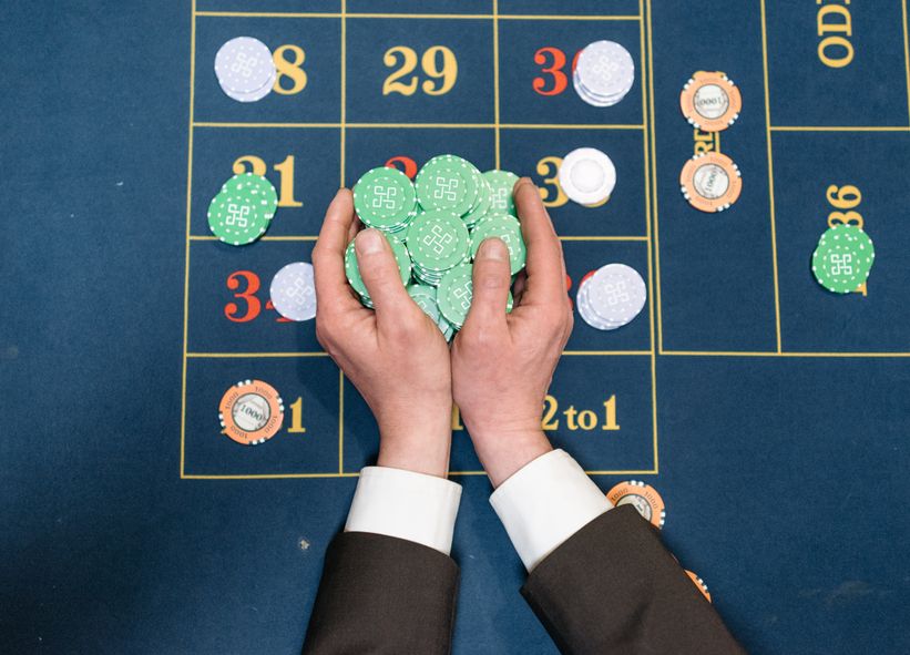 Online Casino: Spielautomaten und Live-Spiele im Überblick