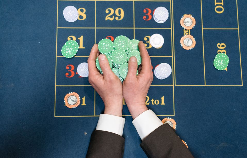Online Casino: Spielautomaten und Live-Spiele im Überblick