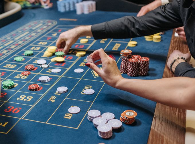 Online Casino: Spielautomaten und Live-Spiele im Überblick