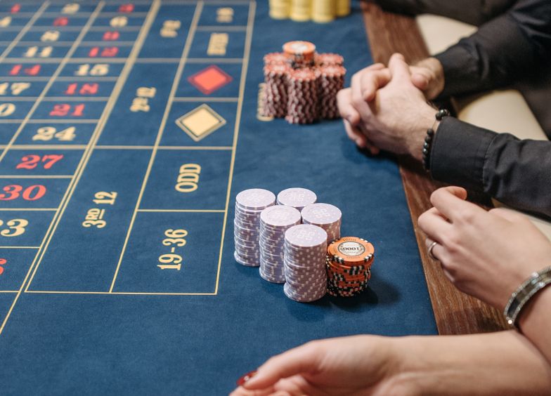 Jackpot Slots: Progressive gegen feste Jackpots im Vergleich