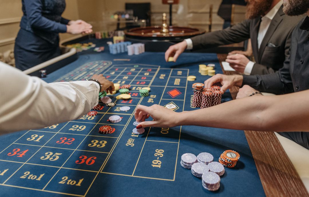 Online Casino: Spielautomaten und Live-Spiele im Überblick