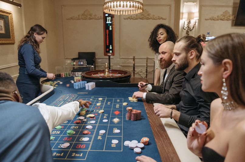 Online Casino: Spielautomaten und Live-Spiele im Überblick