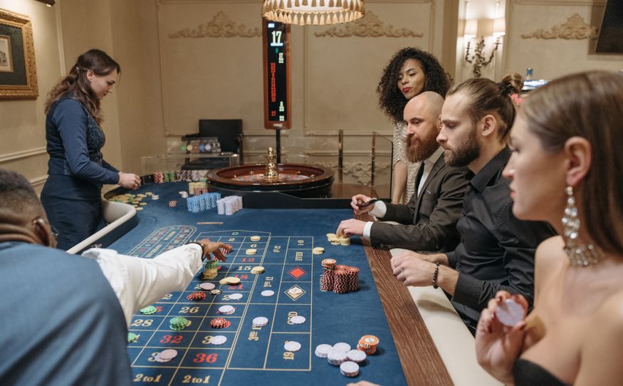 Online Casino: Spielautomaten und Live-Spiele im Überblick