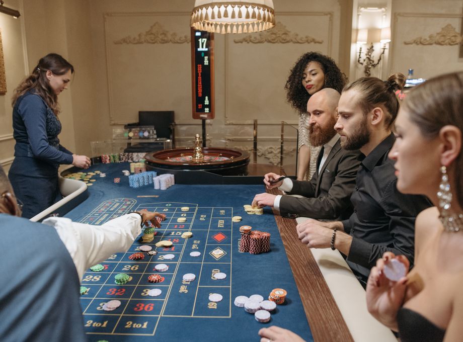 Online Casino: Spielautomaten und Live-Spiele im Überblick
