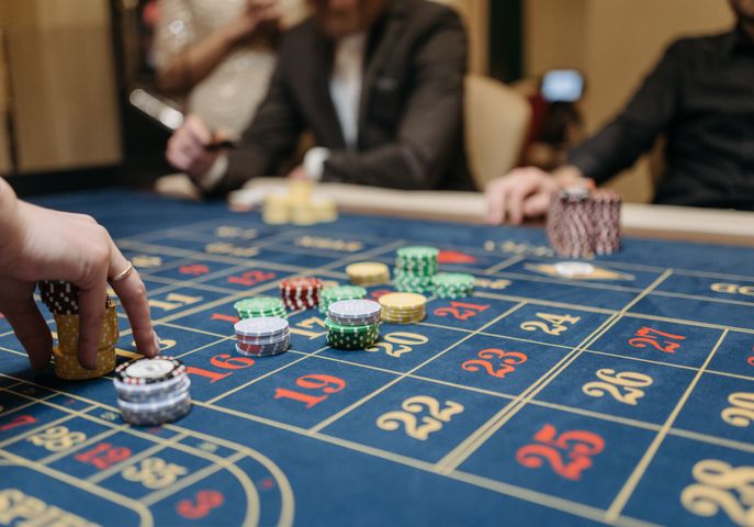 Online Casino: Spielautomaten und Live-Spiele im Überblick