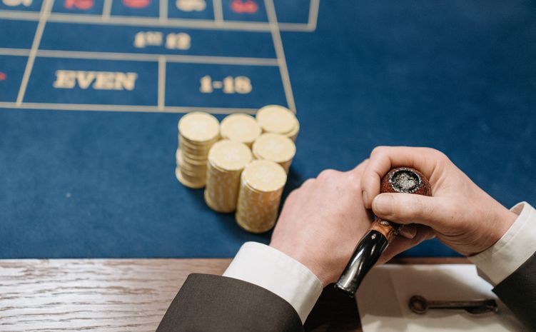 Online Casino: Spielautomaten und Live-Spiele im Überblick